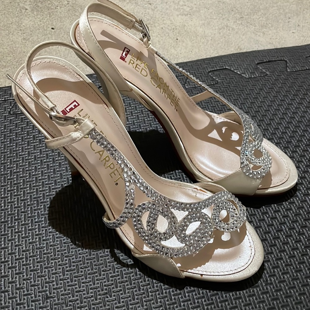 E! Live from the Red Carpet Ivory Sparkly Heels